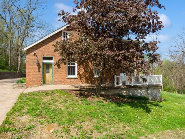 1925 S Main St, N Franklin Twp, PA 15301