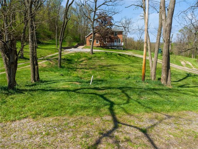 1925 S Main St, N Franklin Twp, PA 15301