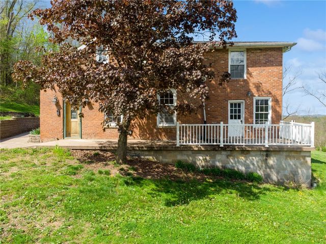 1925 S Main St, N Franklin Twp, PA 15301