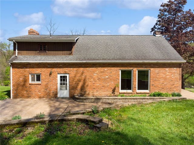 1925 S Main St, N Franklin Twp, PA 15301