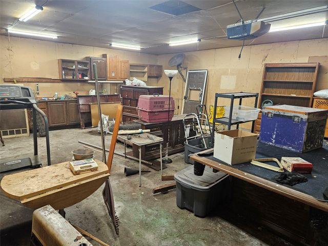 1437 Mattern Avenue, Des Moines, IA 50316