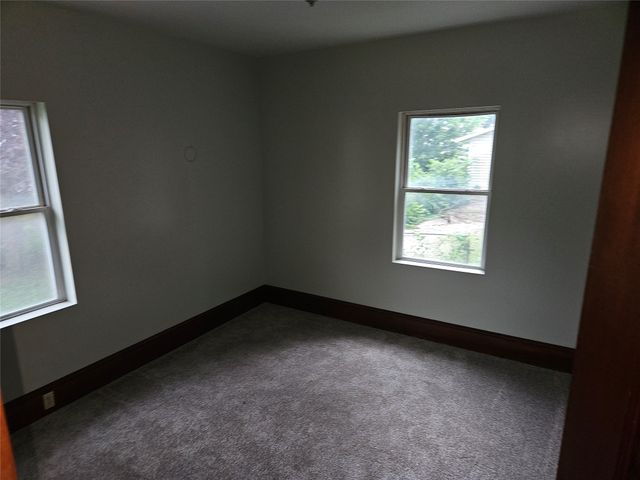 1437 Mattern Avenue, Des Moines, IA 50316