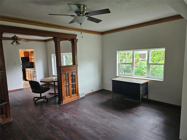 1437 Mattern Avenue, Des Moines, IA 50316
