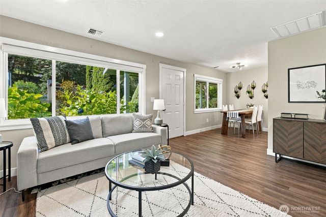 6542 24th Avenue SW, Seattle, WA 98106