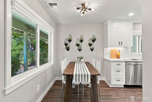 6542 24th Avenue SW, Seattle, WA 98106