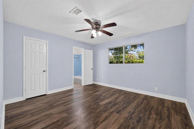 2809 3rd Avenue N, Texas City, TX 77590