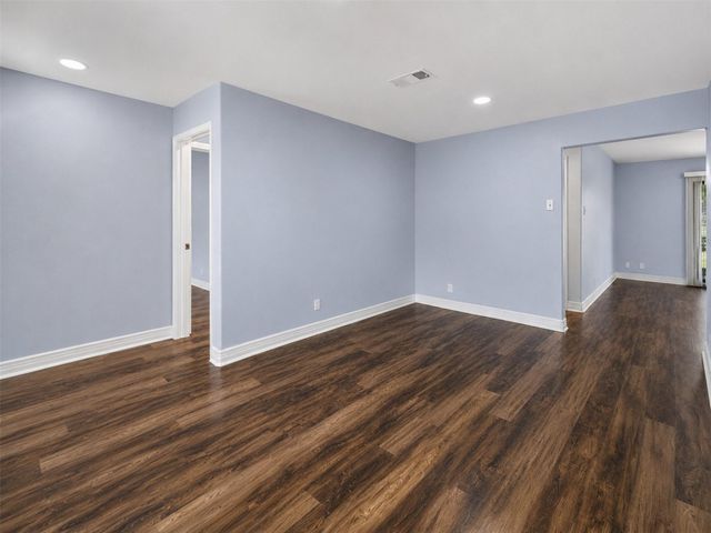 2809 3rd Avenue N, Texas City, TX 77590