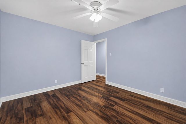 2809 3rd Avenue N, Texas City, TX 77590