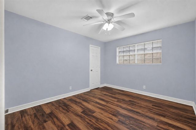 2809 3rd Avenue N, Texas City, TX 77590