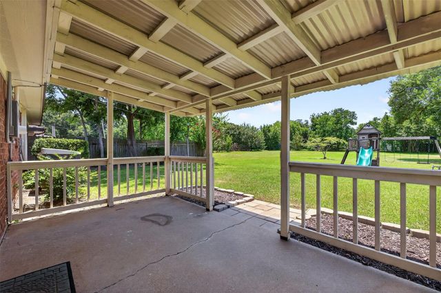 2809 3rd Avenue N, Texas City, TX 77590