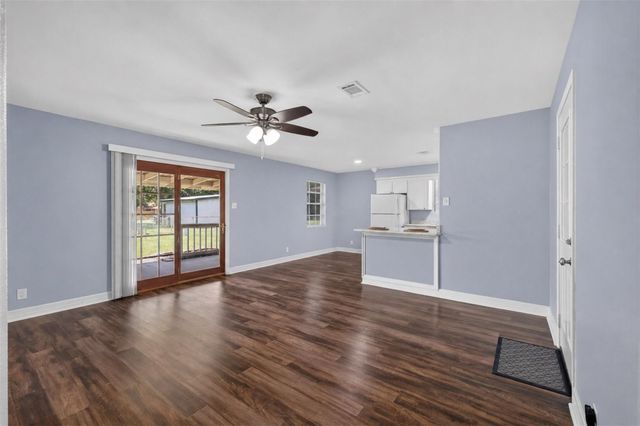 2809 3rd Avenue N, Texas City, TX 77590