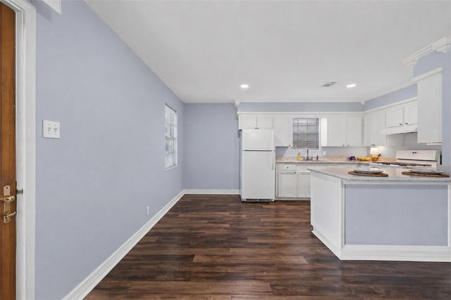 2809 3rd Avenue N, Texas City, TX 77590