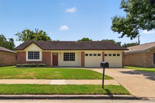 2809 3rd Avenue N, Texas City, TX 77590