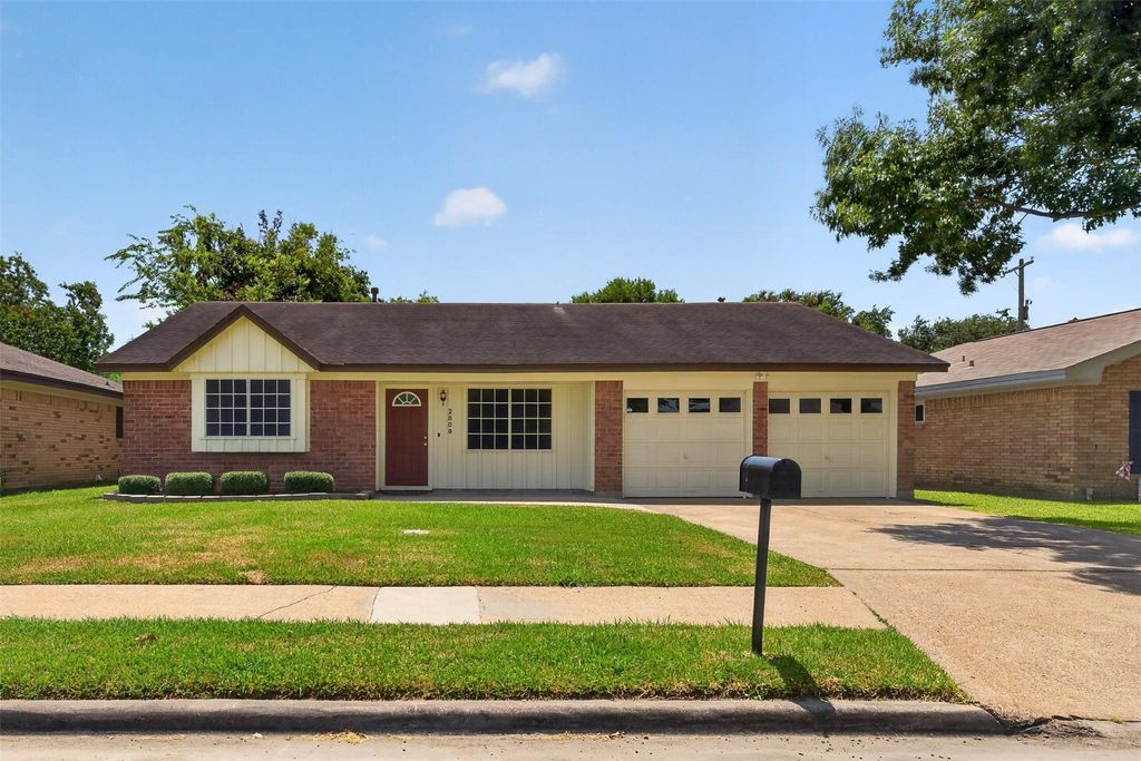 2809 3rd Avenue N, Texas City, TX 77590