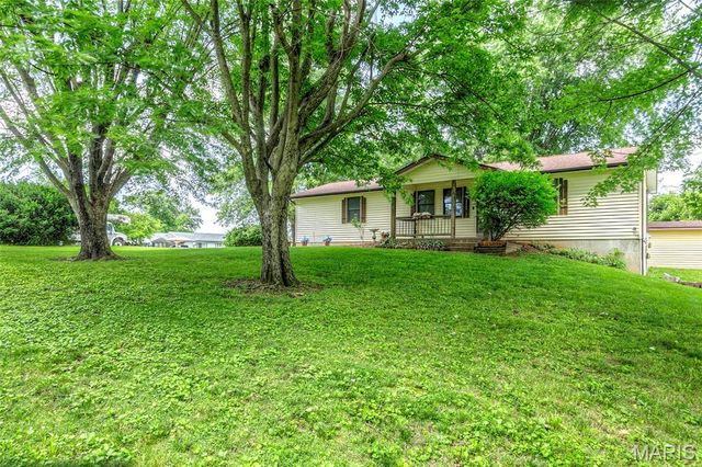 1 Towers Lane, St Charles, MO 63304