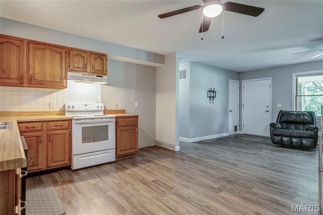 1 Towers Lane, St Charles, MO 63304