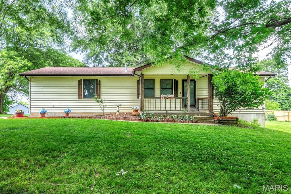 1 Towers Lane, St Charles, MO 63304