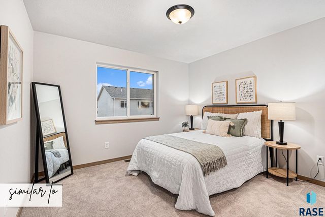 8016 E Tencate Pl, Sioux Falls, SD 57110