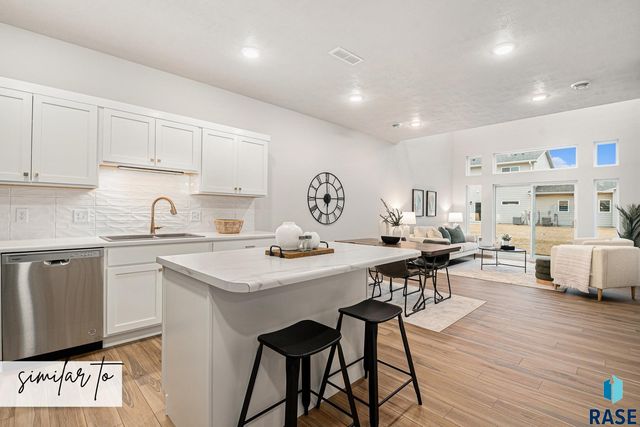 8016 E Tencate Pl, Sioux Falls, SD 57110