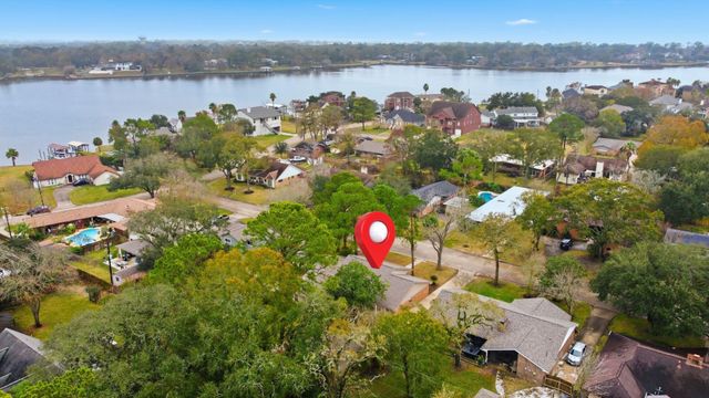 114 Wyndwood Drive, Seabrook, TX 77586