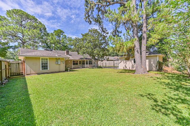 114 Wyndwood Drive, Seabrook, TX 77586