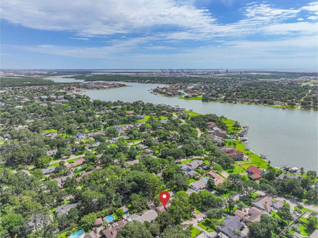 114 Wyndwood Drive, Seabrook, TX 77586