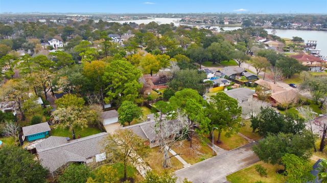 114 Wyndwood Drive, Seabrook, TX 77586