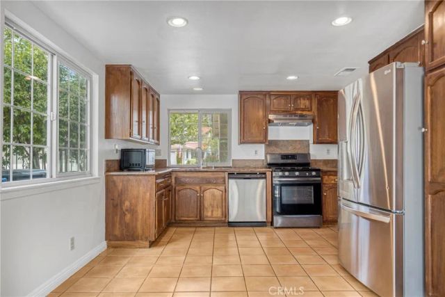 19554 Crystal Ridge Lane, Porter Ranch, CA 91326