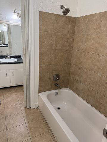 2929 Selena Dr Apt D55, Nashville, TN 37211