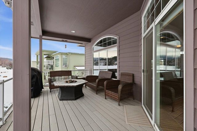 1404 N Winchester Ln, Liberty Lake, WA 99019