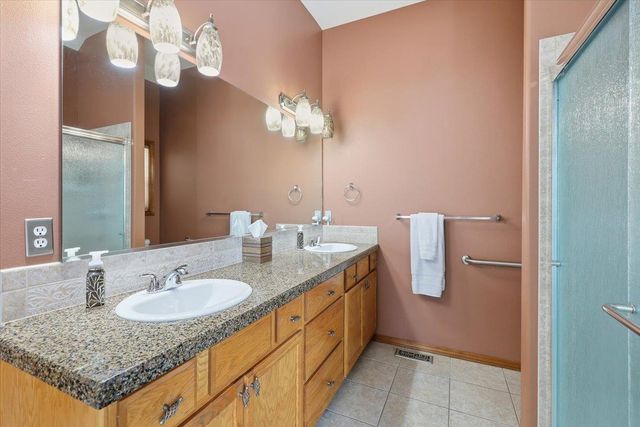 1404 N Winchester Ln, Liberty Lake, WA 99019