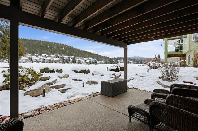 1404 N Winchester Ln, Liberty Lake, WA 99019