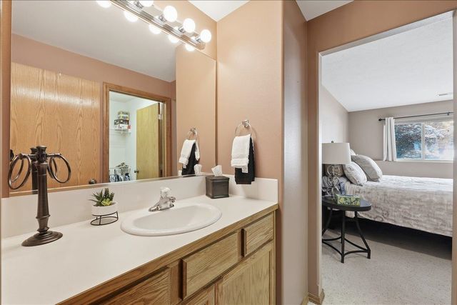 1404 N Winchester Ln, Liberty Lake, WA 99019