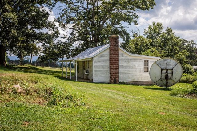 1557 RINACAS CORNER RD, Shenandoah, VA 22849
