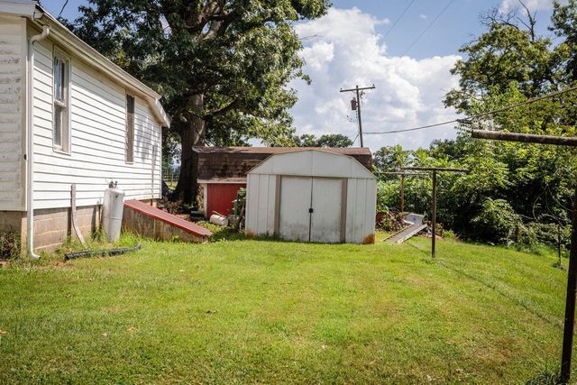 1557 RINACAS CORNER RD, Shenandoah, VA 22849