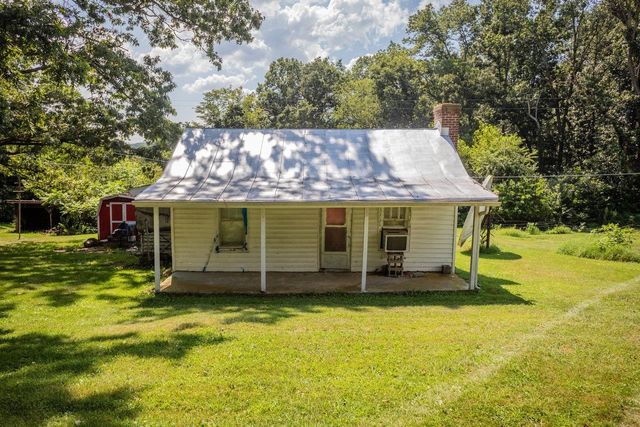 1557 RINACAS CORNER RD, Shenandoah, VA 22849