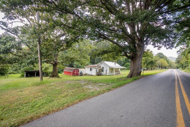 1557 RINACAS CORNER RD, Shenandoah, VA 22849