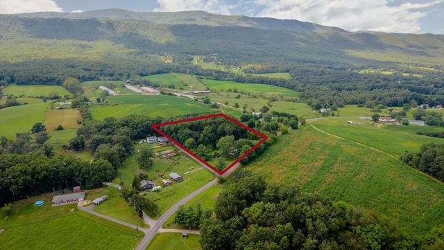 1557 RINACAS CORNER RD, Shenandoah, VA 22849