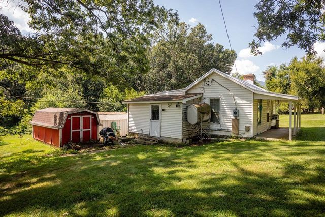 1557 RINACAS CORNER RD, Shenandoah, VA 22849