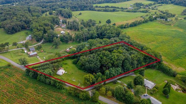 1557 RINACAS CORNER RD, Shenandoah, VA 22849