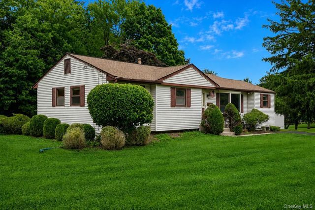 8 Victoria Drive, Nanuet, NY 10954