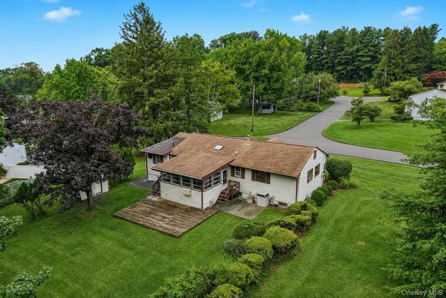 8 Victoria Drive, Nanuet, NY 10954