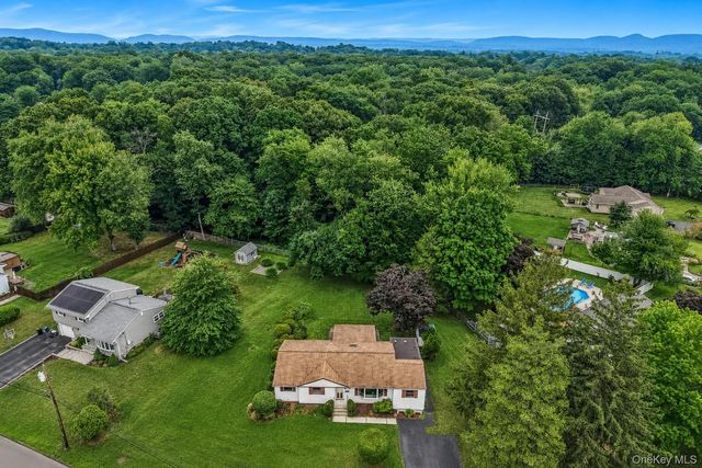 8 Victoria Drive, Nanuet, NY 10954