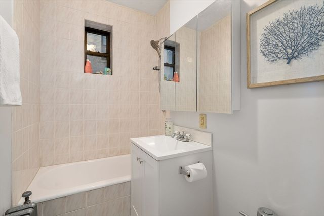 2003 Commonwealth Ave 11, Boston, MA 02135