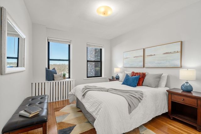 2003 Commonwealth Ave 11, Boston, MA 02135