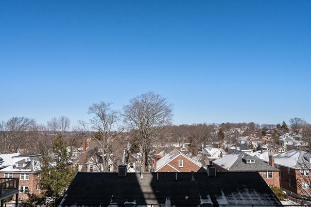 2003 Commonwealth Ave 11, Boston, MA 02135