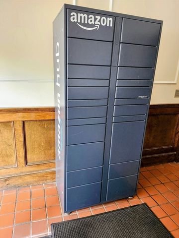 2003 Commonwealth Ave 11, Boston, MA 02135