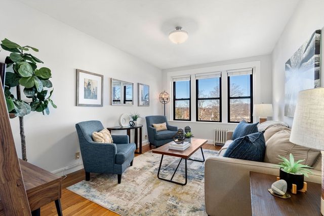 2003 Commonwealth Ave 11, Boston, MA 02135