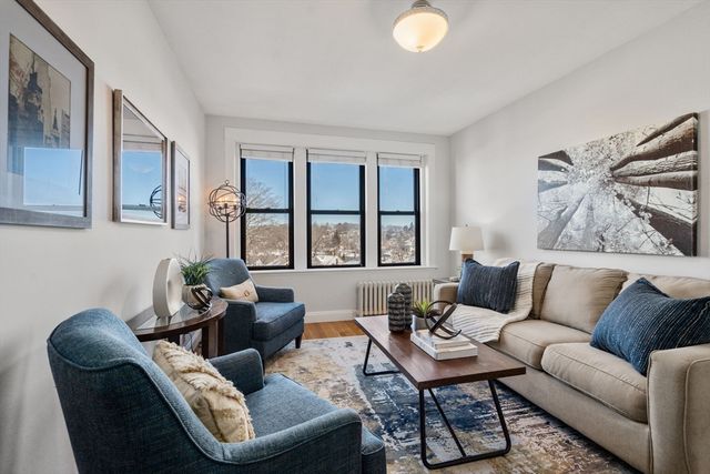 2003 Commonwealth Ave 11, Boston, MA 02135