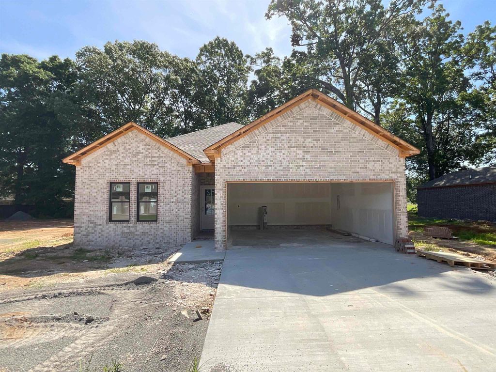 225 Kayla Lane, Lonoke, AR 72086
